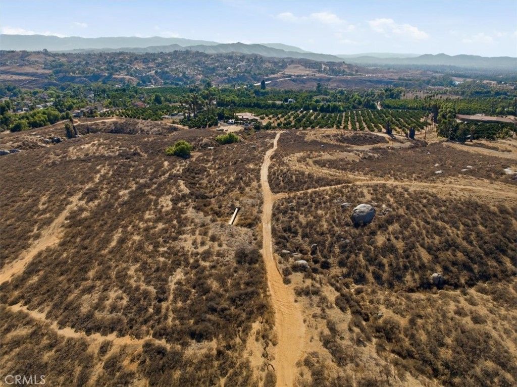 102 Sorrento Hills, Riverside, CA 92504 — exterior