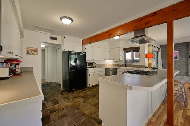 1722 Callejon Emilia, Santa Fe, NM 87501