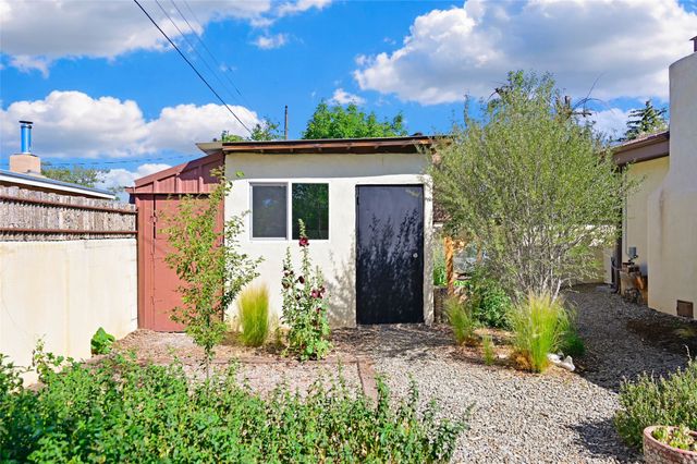 1722 Callejon Emilia, Santa Fe, NM 87501