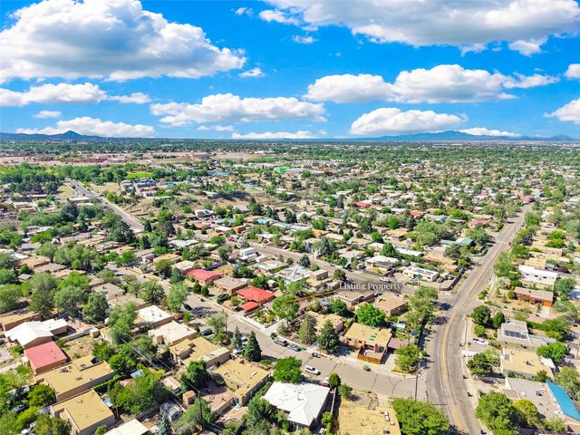 1722 Callejon Emilia, Santa Fe, NM 87501