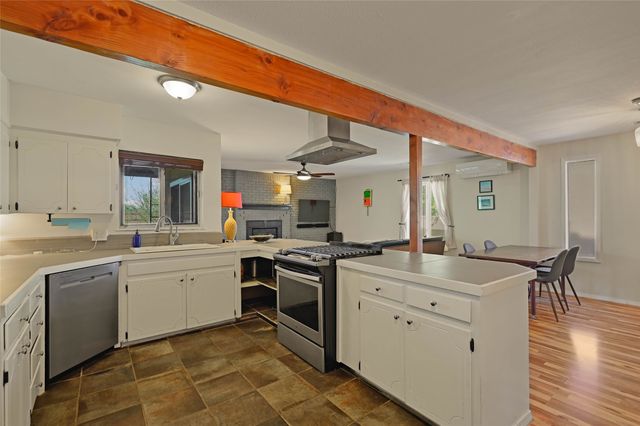 1722 Callejon Emilia, Santa Fe, NM 87501