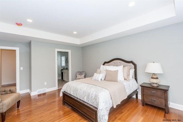 91 Lakepointe Way, Stillwater, NY 12866