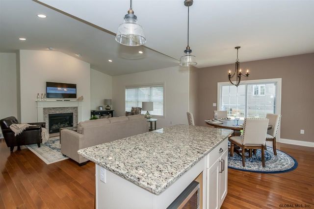 91 Lakepointe Way, Stillwater, NY 12866