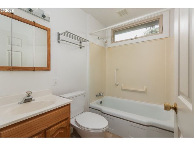 1236 Sw SEABROOK Ln, Waldport, OR 97394