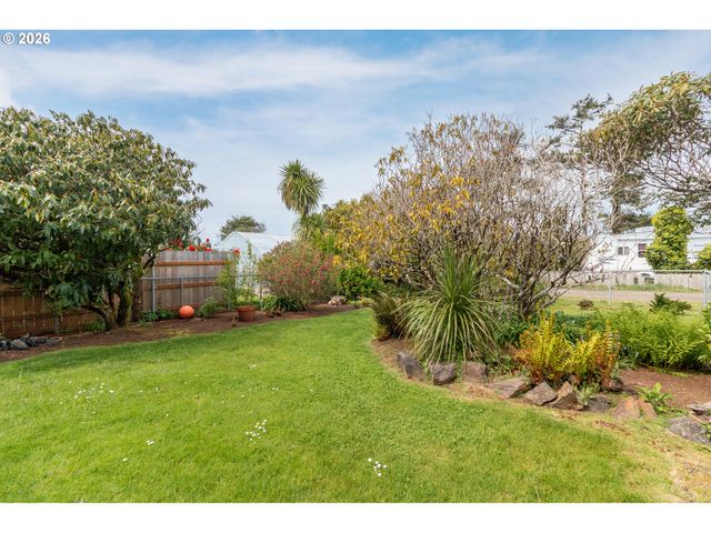 1236 Sw SEABROOK Ln, Waldport, OR 97394