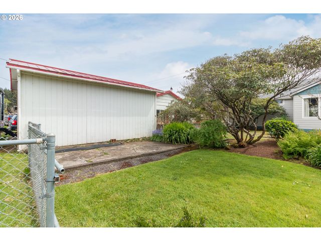 1236 Sw SEABROOK Ln, Waldport, OR 97394