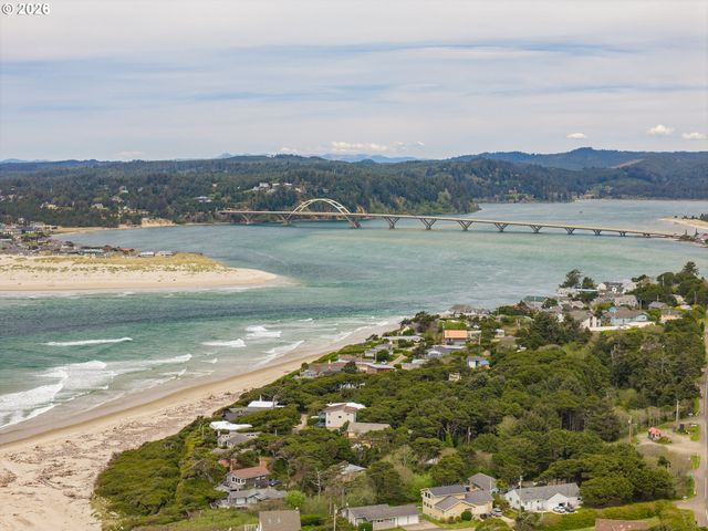1236 Sw SEABROOK Ln, Waldport, OR 97394