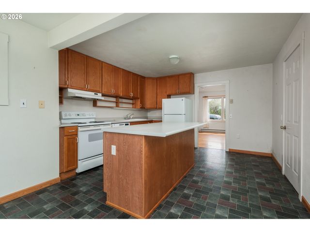 1236 Sw SEABROOK Ln, Waldport, OR 97394