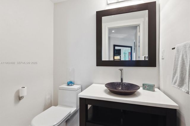 400 Alton Rd 1910, Miami Beach, FL 33139