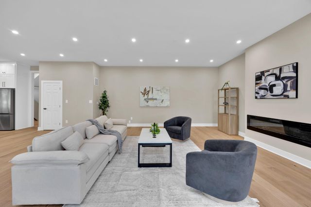 20901 MERLE DR, Gaithersburg, MD 20882