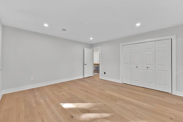20901 MERLE DR, Gaithersburg, MD 20882