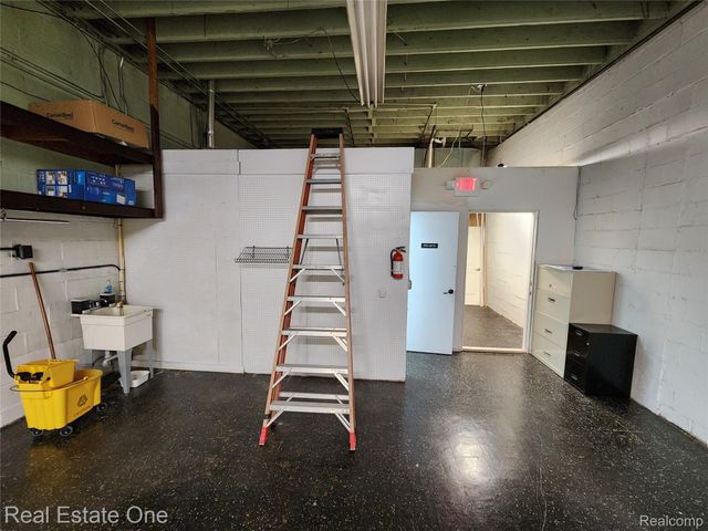 4105 12 Mile Road, Berkley, MI 48072