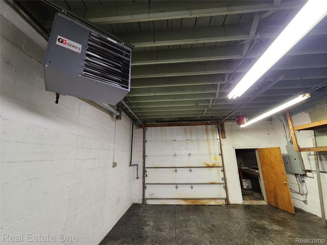 4105 12 Mile Road, Berkley, MI 48072