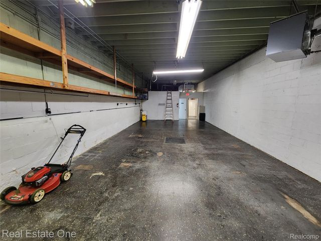 4105 12 Mile Road, Berkley, MI 48072
