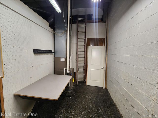 4105 12 Mile Road, Berkley, MI 48072