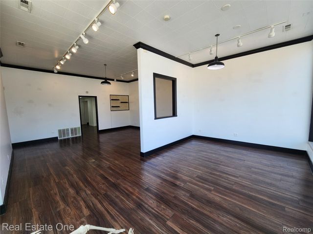 4105 12 Mile Road, Berkley, MI 48072