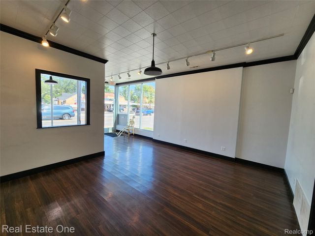 4105 12 Mile Road, Berkley, MI 48072