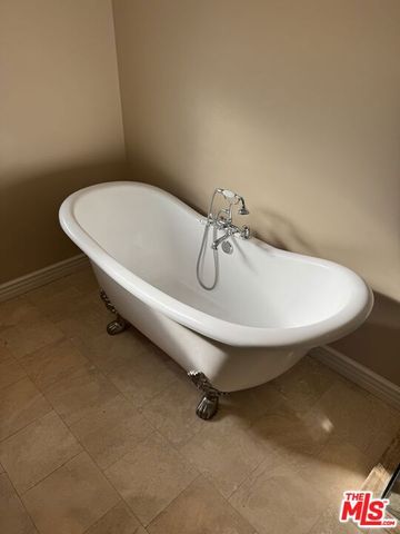 5515 Ruthwood Drive, Calabasas, CA 91302