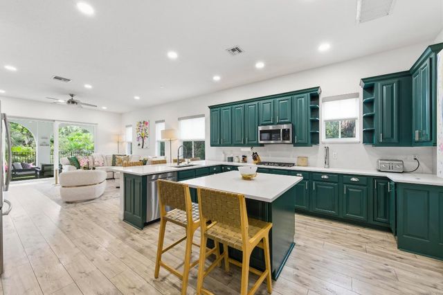 981 Mill Creek Drive, Palm Beach Gardens, FL 33410