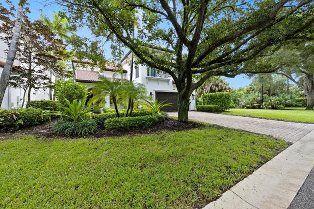 981 Mill Creek Drive, Palm Beach Gardens, FL 33410