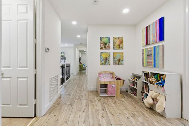 981 Mill Creek Drive, Palm Beach Gardens, FL 33410