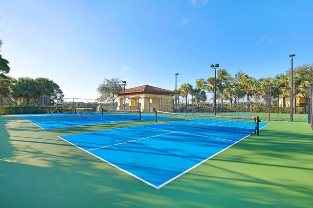 981 Mill Creek Drive, Palm Beach Gardens, FL 33410