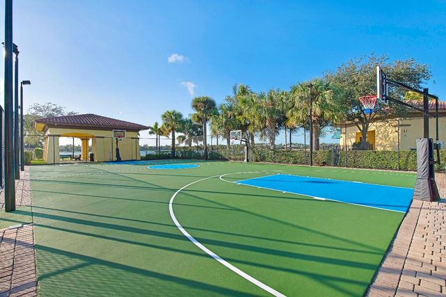 981 Mill Creek Drive, Palm Beach Gardens, FL 33410