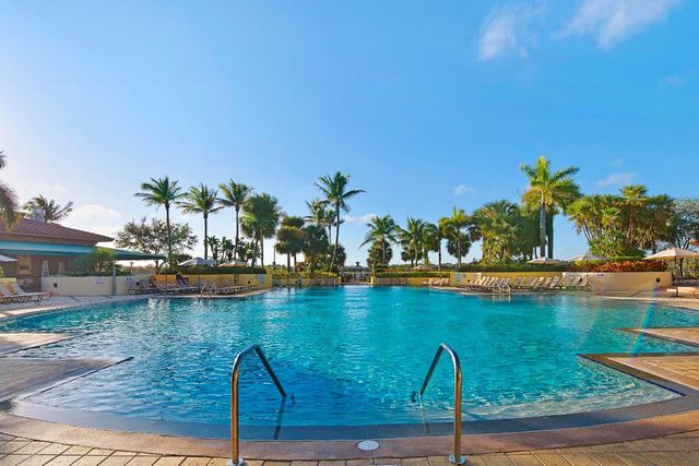 981 Mill Creek Drive, Palm Beach Gardens, FL 33410