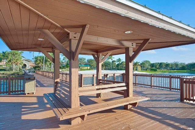 981 Mill Creek Drive, Palm Beach Gardens, FL 33410