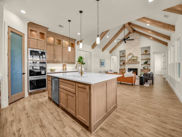 120 Turtle Back Ridge, Decatur, TX 76234