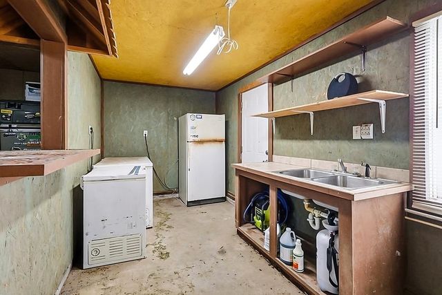 168 St Ann St, Raceland, LA 70394