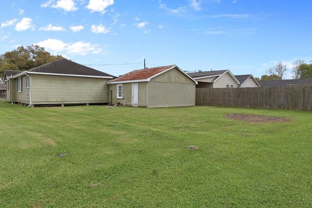 168 St Ann St, Raceland, LA 70394