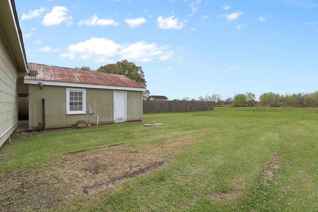 168 St Ann St, Raceland, LA 70394