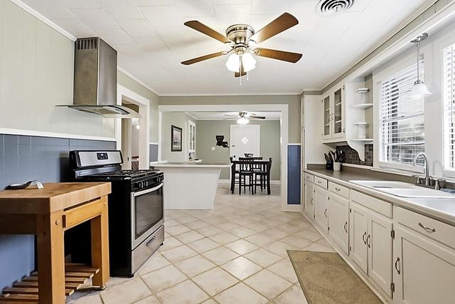 168 St Ann St, Raceland, LA 70394