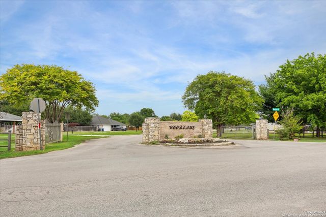 640 Woodlake, Mcqueeney, TX 78123