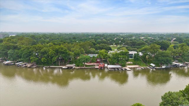 640 Woodlake, Mcqueeney, TX 78123