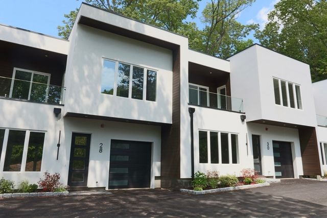 26 Wilson Cir 26, Newton, MA 02461