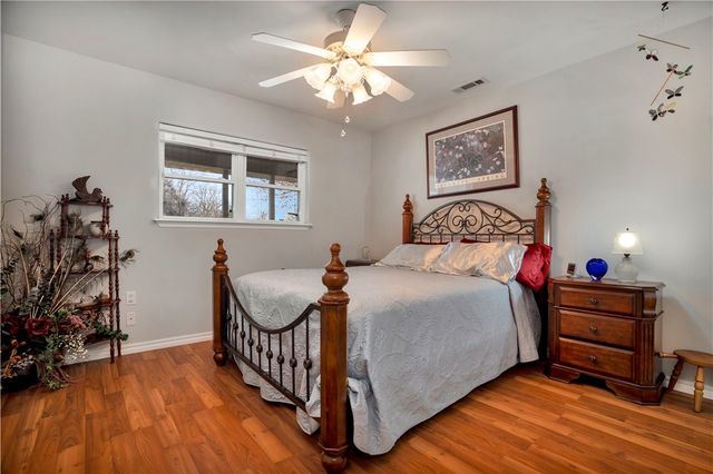 16116 Pin Oak Road, Fayetteville, AR 72704