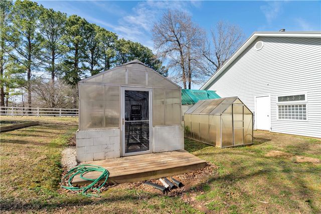 16116 Pin Oak Road, Fayetteville, AR 72704