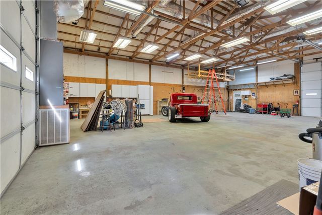 16116 Pin Oak Road, Fayetteville, AR 72704