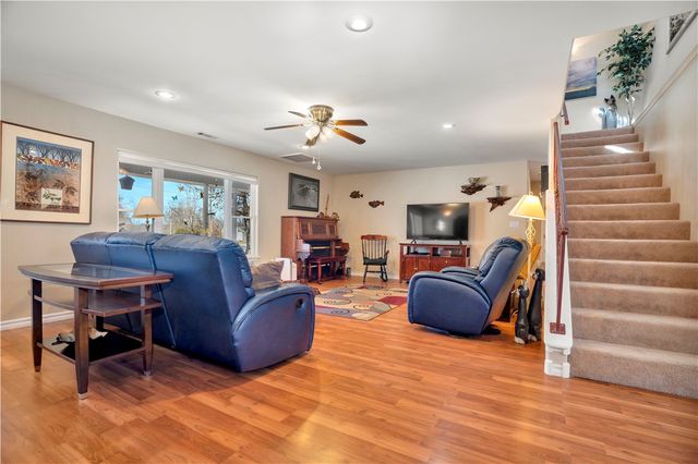 16116 Pin Oak Road, Fayetteville, AR 72704