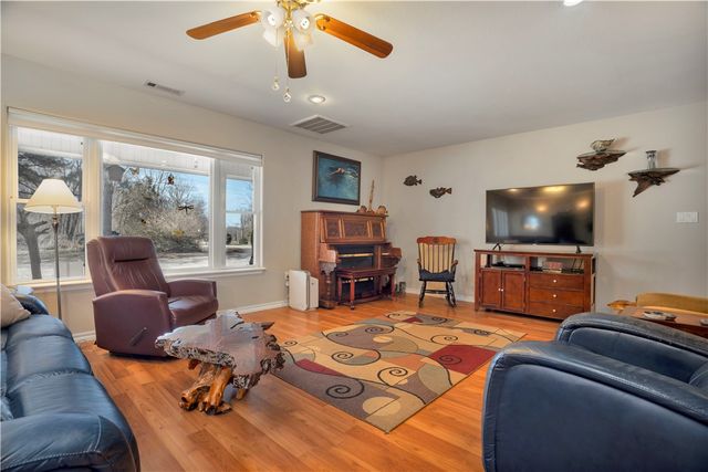 16116 Pin Oak Road, Fayetteville, AR 72704