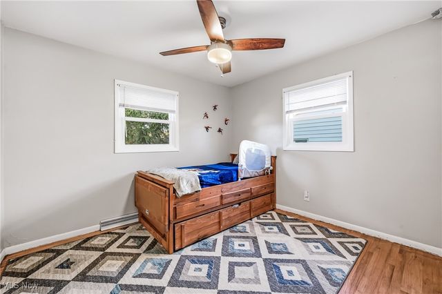 560 Beverly Hills Drive, Youngstown, OH 44505