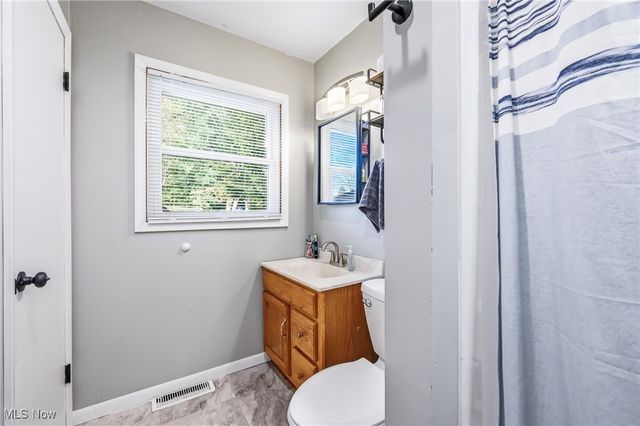 560 Beverly Hills Drive, Youngstown, OH 44505