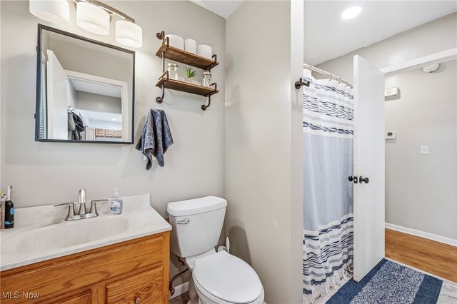 560 Beverly Hills Drive, Youngstown, OH 44505