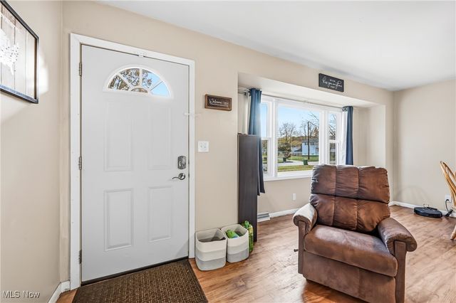 560 Beverly Hills Drive, Youngstown, OH 44505