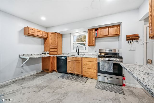 560 Beverly Hills Drive, Youngstown, OH 44505