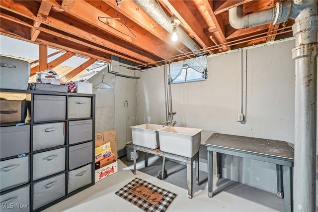 560 Beverly Hills Drive, Youngstown, OH 44505