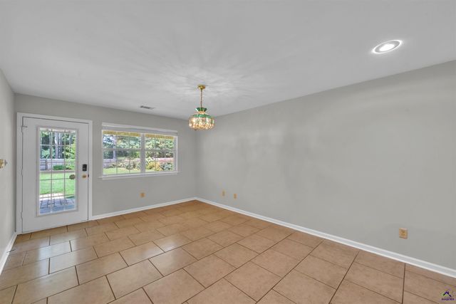 104 Sycamore Road, Kathleen, GA 31047