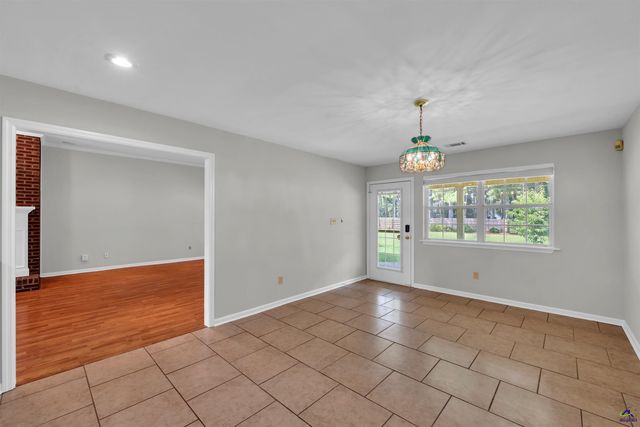 104 Sycamore Road, Kathleen, GA 31047